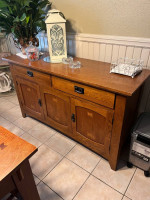 Dinning room table
