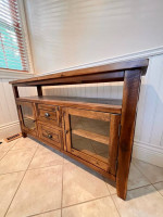 Solid wood consol table