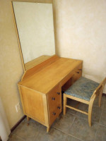 Dresser table