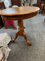 Solid Oak Pedestal Table