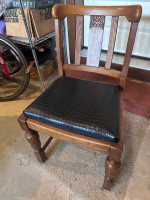 Small dining room/kitchen table and chairs
