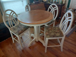 Pub Table w/4 Chairs