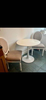 2 chairs + table French Brasserie