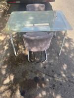 Table & chairs