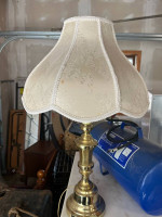 Table lamp brass