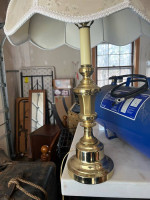 Table lamp brass