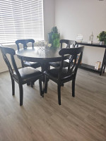 DINING ROOM TABLE & 4 CHAIRS BLK