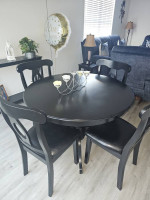 DINING ROOM TABLE & 4 CHAIRS BLK
