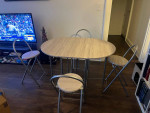 Kitchen table set with 4 stools. And 2 leafs - can drive to you
