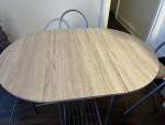Kitchen table set with 4 stools. And 2 leafs - can drive to you