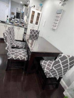 5 pieces dining table