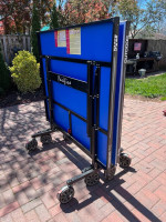 Outdoor ping pong table