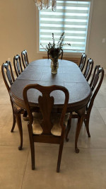 Drexel Heritage antique Dining table and chairs