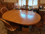 Table with 6 chairs