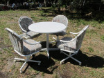KITCHEN TABLE WITH 4 CHAIRS