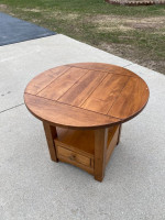 Matching Coffee and End Table with Lamp