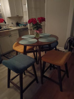 NEW TABLE AND CHAIRS