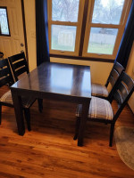 Dining Room Table and 4 Chairs