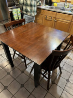 Kitchen table with 2 chairs
