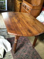 Beautiful Antique Drop Leaf Table