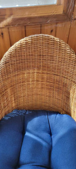 Wicker chairs w/cushions - table & magazine baskets