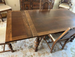 Dining Room Table & Chairs