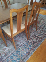 Dining Room Table & Chairs