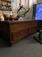 Lift-top coffee table