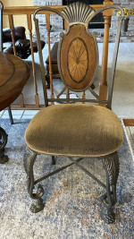 Furniture: Breakfast table with 4 chairs