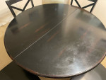 Pier1 Extendable Dinning Table with 4 Chairs