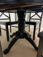 Pier1 Extendable Dinning Table with 4 Chairs