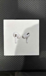 AirPod Pro With Wireless Charging Case
