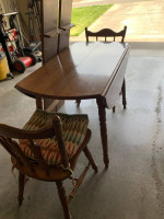 Drop leaf table 2 leaves & 2 chairs & cushions