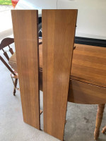 Drop leaf table 2 leaves & 2 chairs & cushions