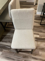 Bob’s Cosmopolitan Grey Dining Table and 4 Chairs