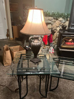 3 PEICE COFFEE TABLE & LAMPS