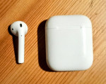 1 LEFT APPLE AIR POD & CASE