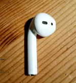 1 LEFT APPLE AIR POD & CASE