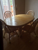 Dinning table + 4 chairs