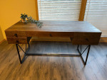 Moving sale-desk, coffee table, closet