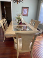 Luxury dining table