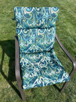 Patio table, six chairs and rug