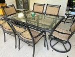 Outdoor Dining Table for 6 with Umbrella