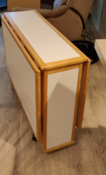 Rectangular folding table