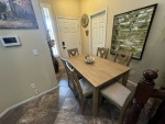 Beautiful dining table with 6 chairs in excellent conditions 60" inch