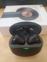 Soundpeats earbuds - bluetooth, noise cancelling, great sound, new in box