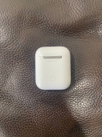 Genuine Gen 2 Apple Airpods