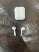 Genuine Gen 2 Apple Airpods