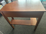 Corner table