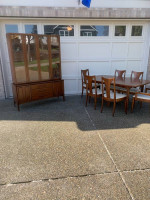 Brohyill Emphasis Hutch, Table And Six Chairs